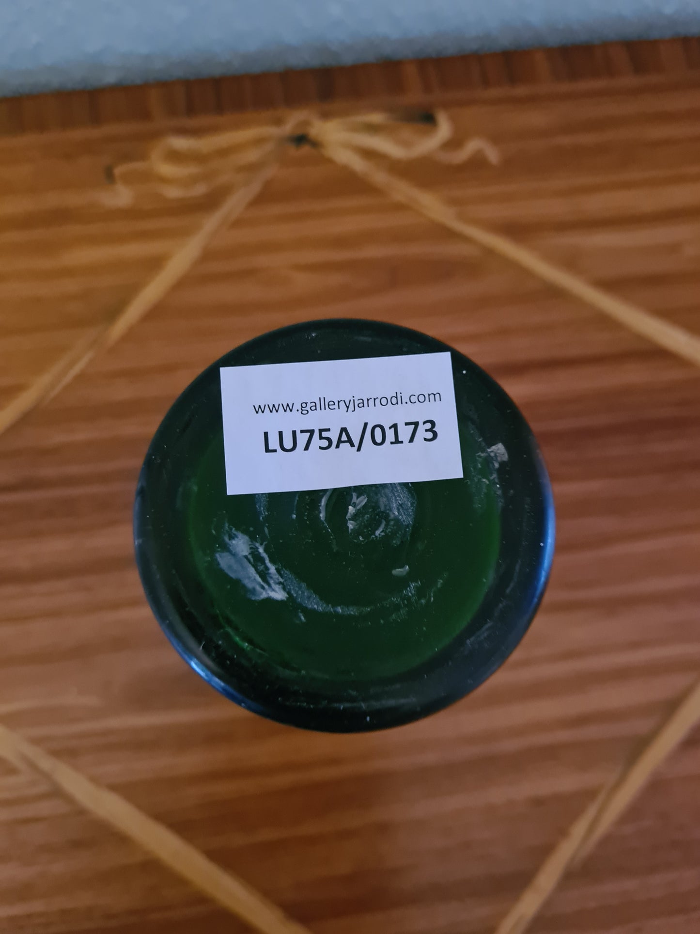 Antike Sammlervase  Grünes Glas mit Applikationen 17x8cm