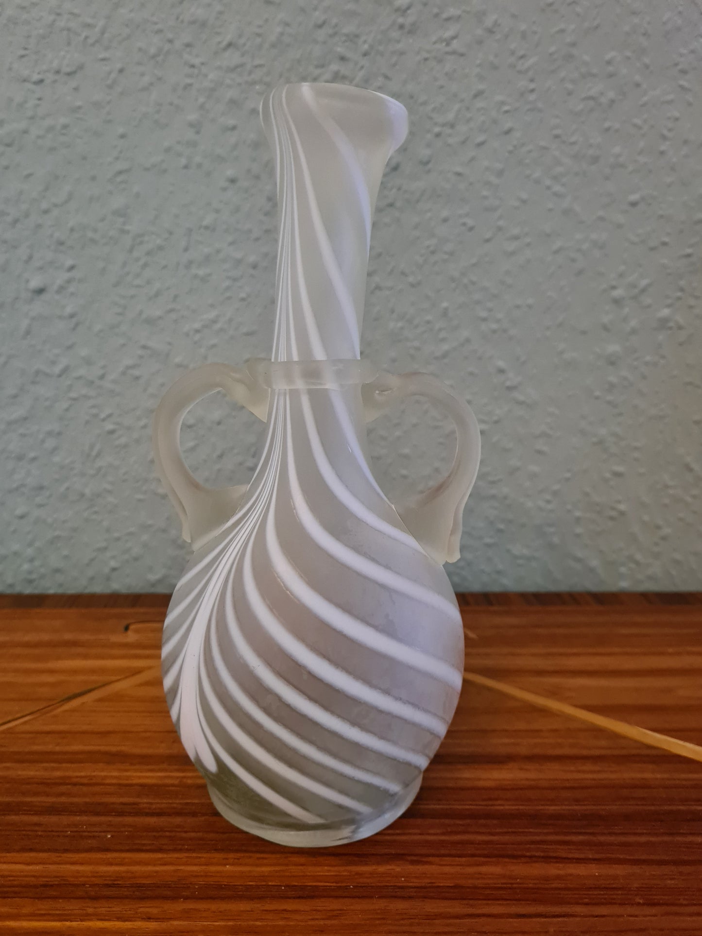 Antike Sammlervase Henkelvase Glas Vase Signiert 1980 21x9cm