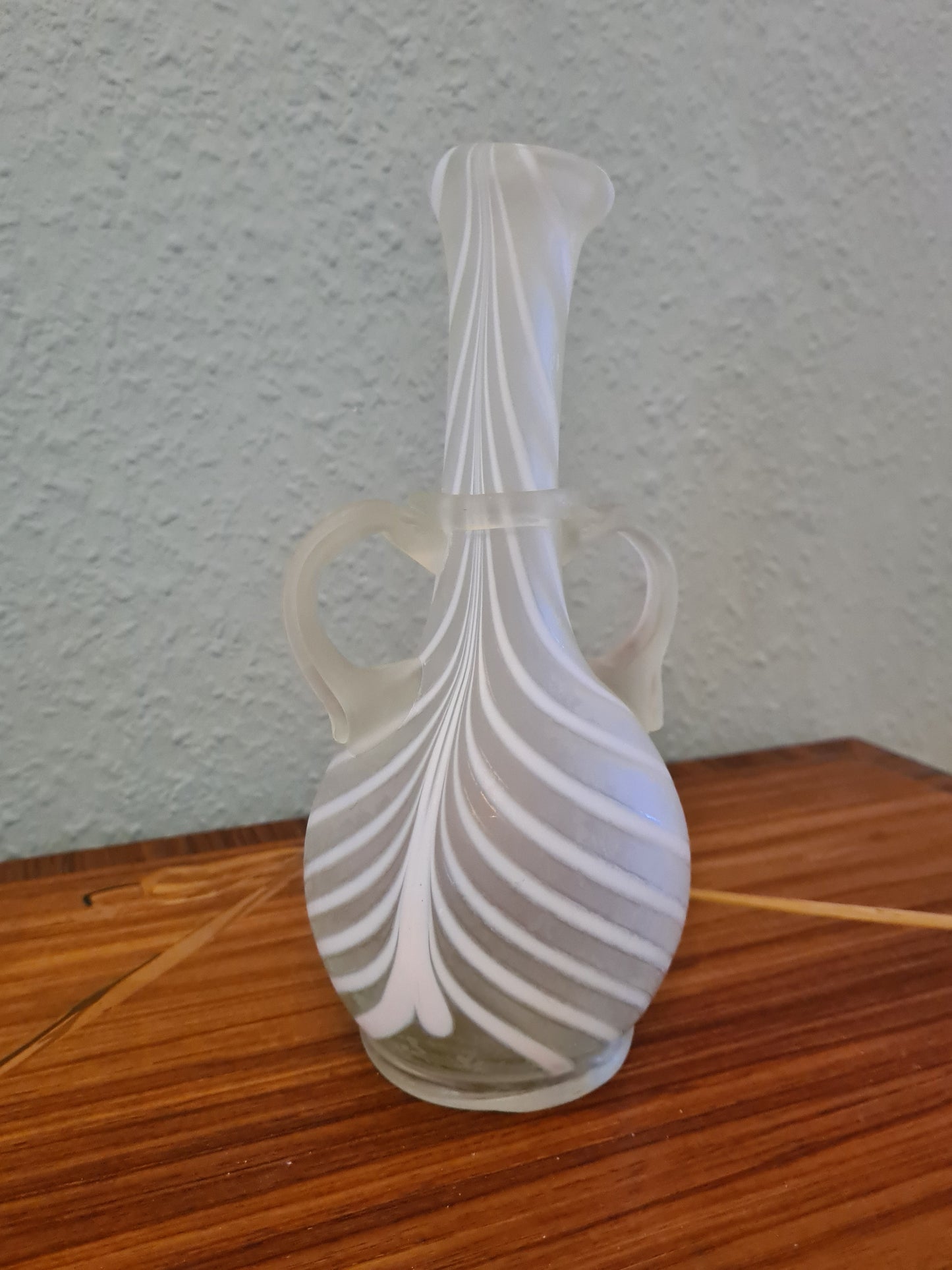 Antike Sammlervase Henkelvase Glas Vase Signiert 1980 21x9cm