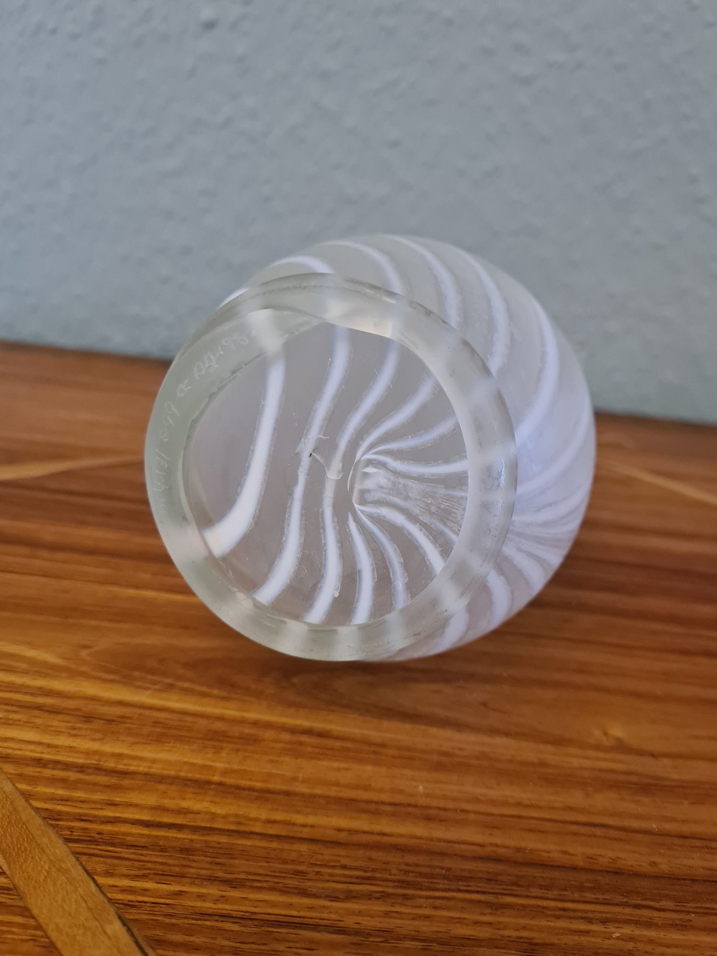 Antike Sammlervase Henkelvase Glas Vase Signiert 1980 21x9cm