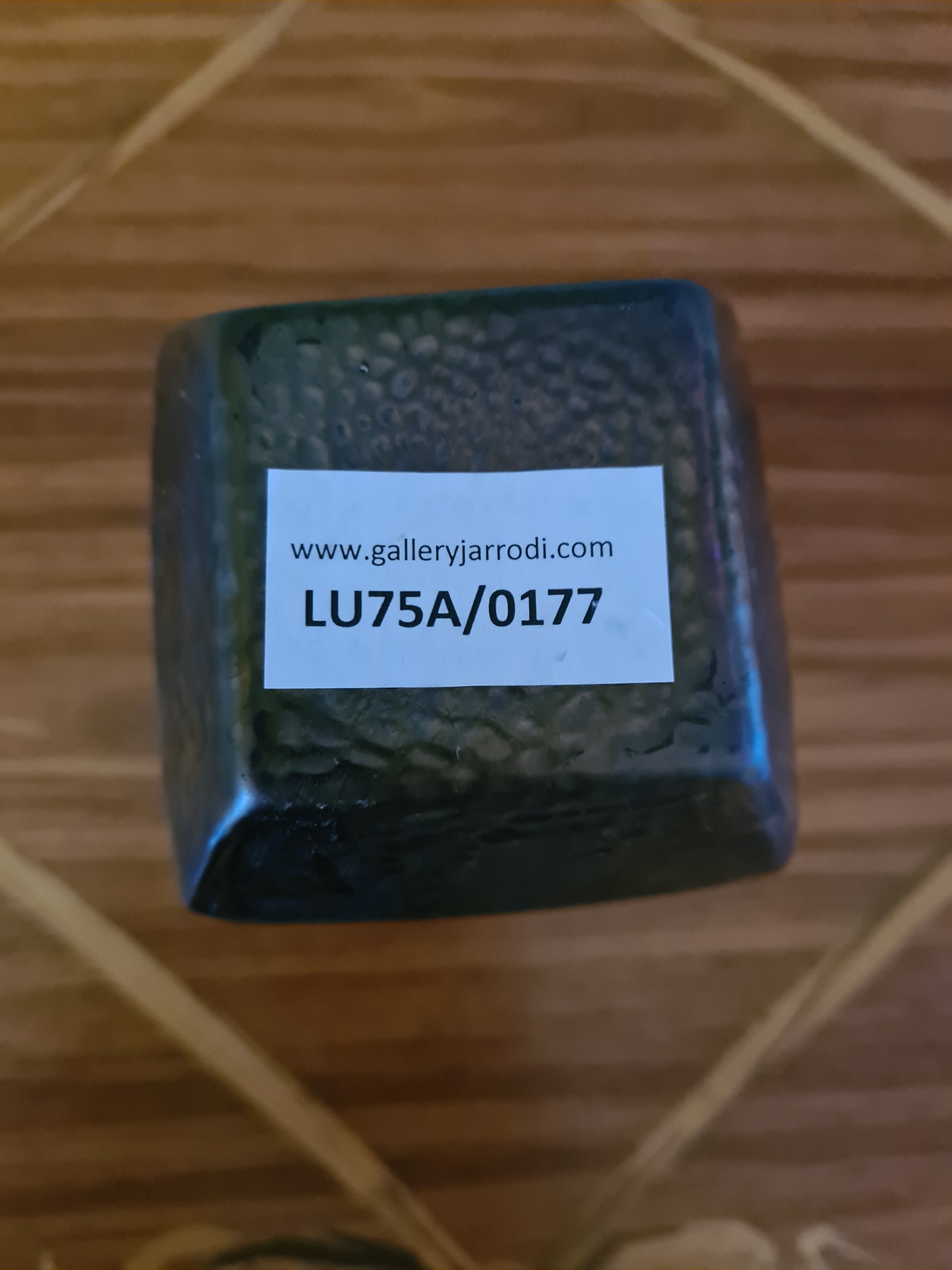 Künstlerische Glasvase Sammlerglas mit strukturierter Oberfläche 14x8cm