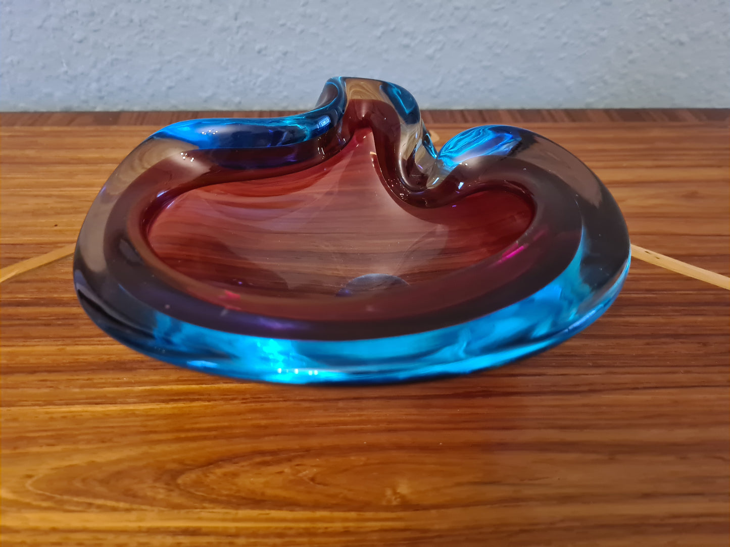 Italienischer Murano Glas Aschenbecher in Violett 18x7 cm