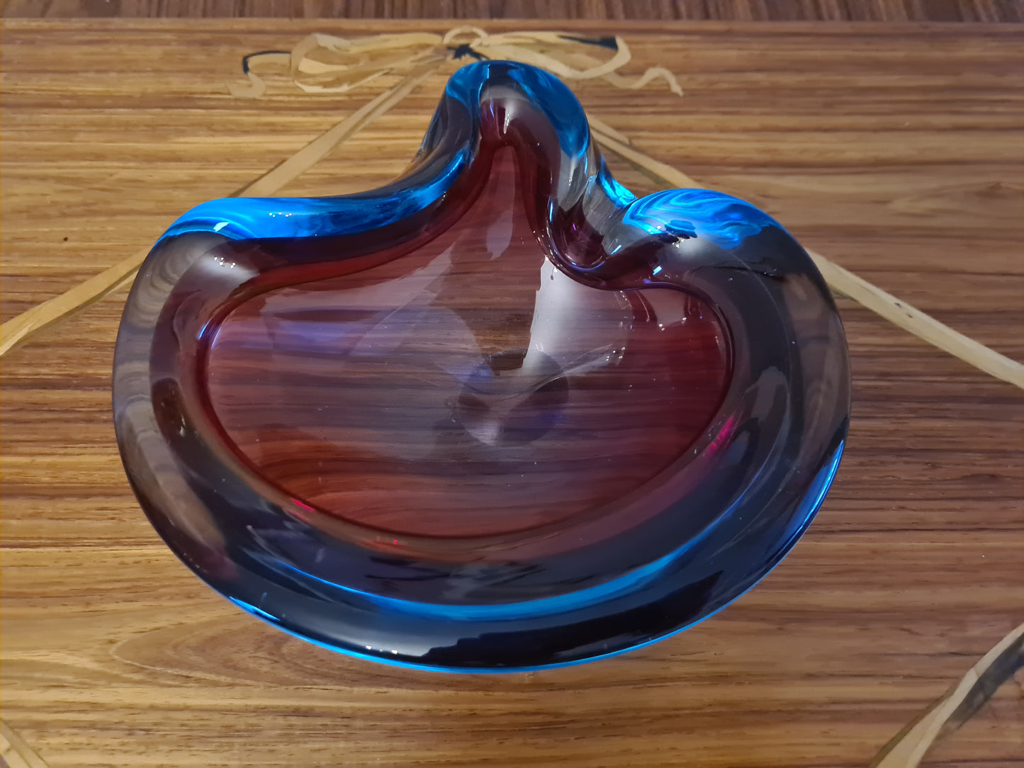 Italienischer Murano Glas Aschenbecher in Violett 18x7 cm