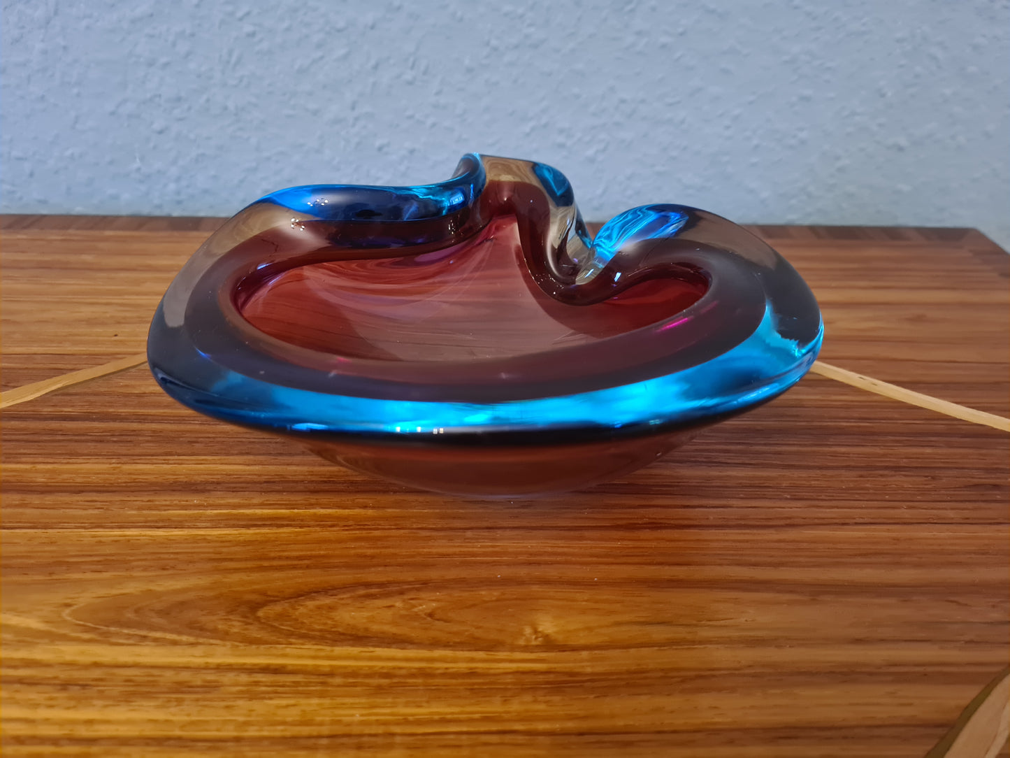 Italienischer Murano Glas Aschenbecher in Violett 18x7 cm