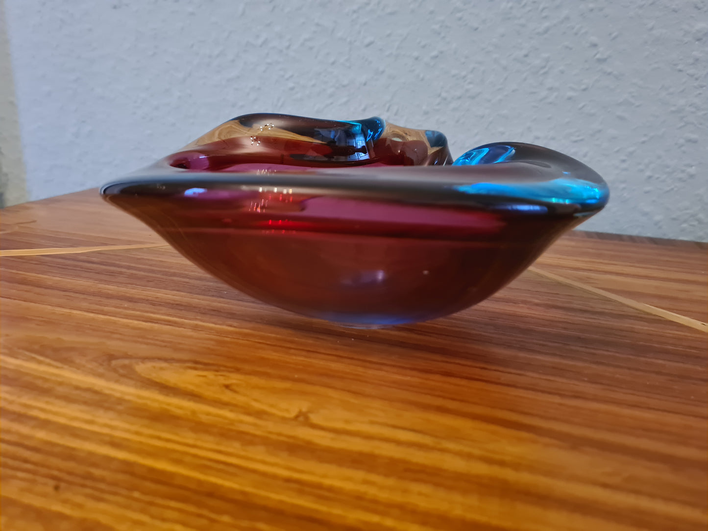 Italienischer Murano Glas Aschenbecher in Violett 18x7 cm