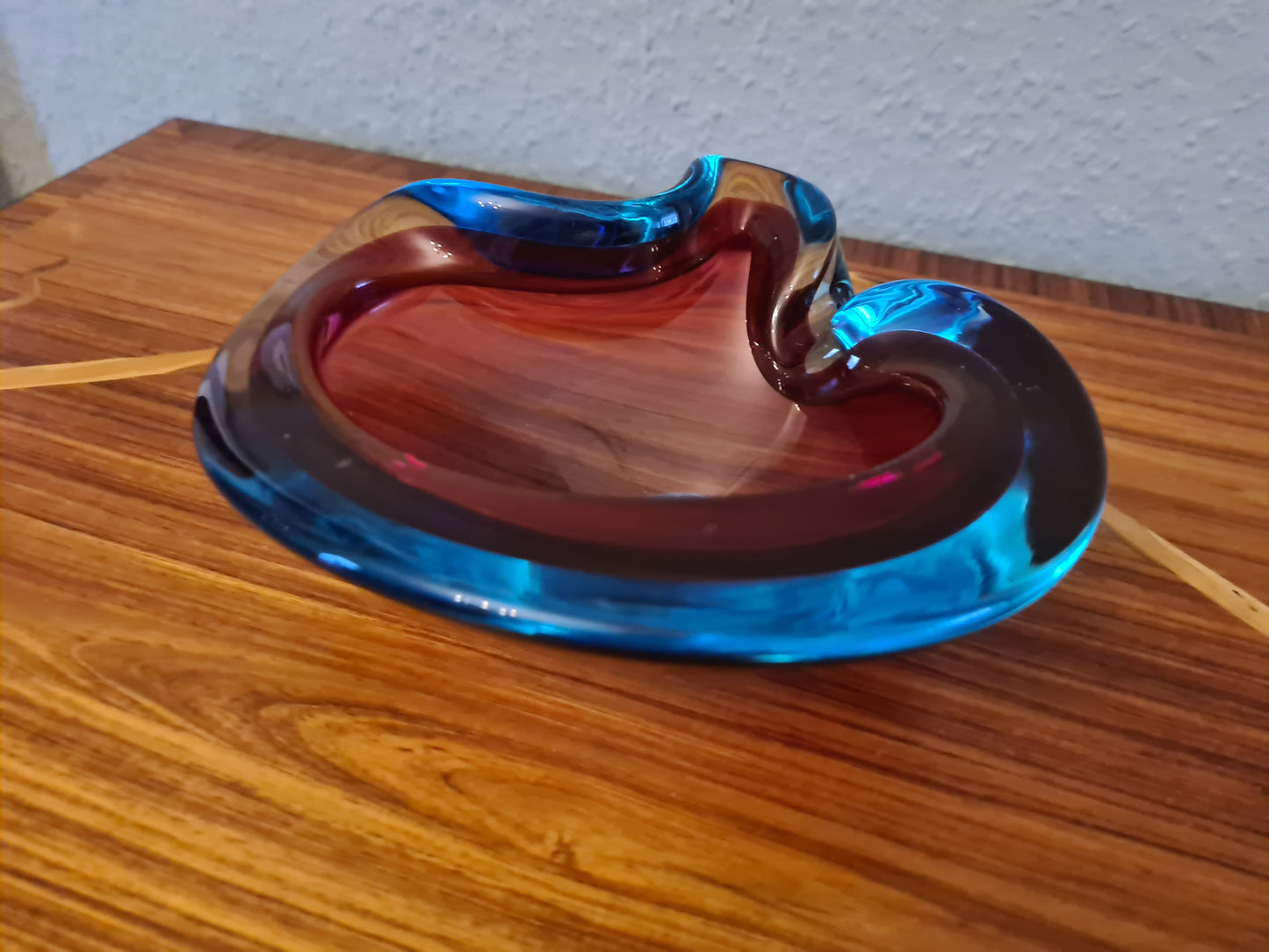 Italienischer Murano Glas Aschenbecher in Violett 18x7 cm