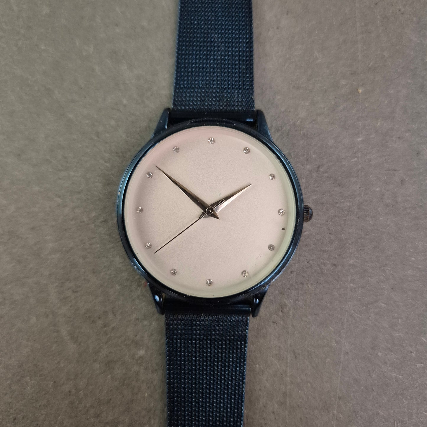 Stilvolle Bijou Brigitte Damenarmbanduhr – Schlichtes Design mit Glanzakzenten