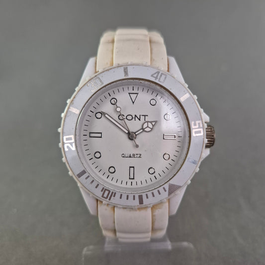 Weiße Omax Damenarmbanduhr – Sportlicher Stil trifft Alltagstauglichkeit