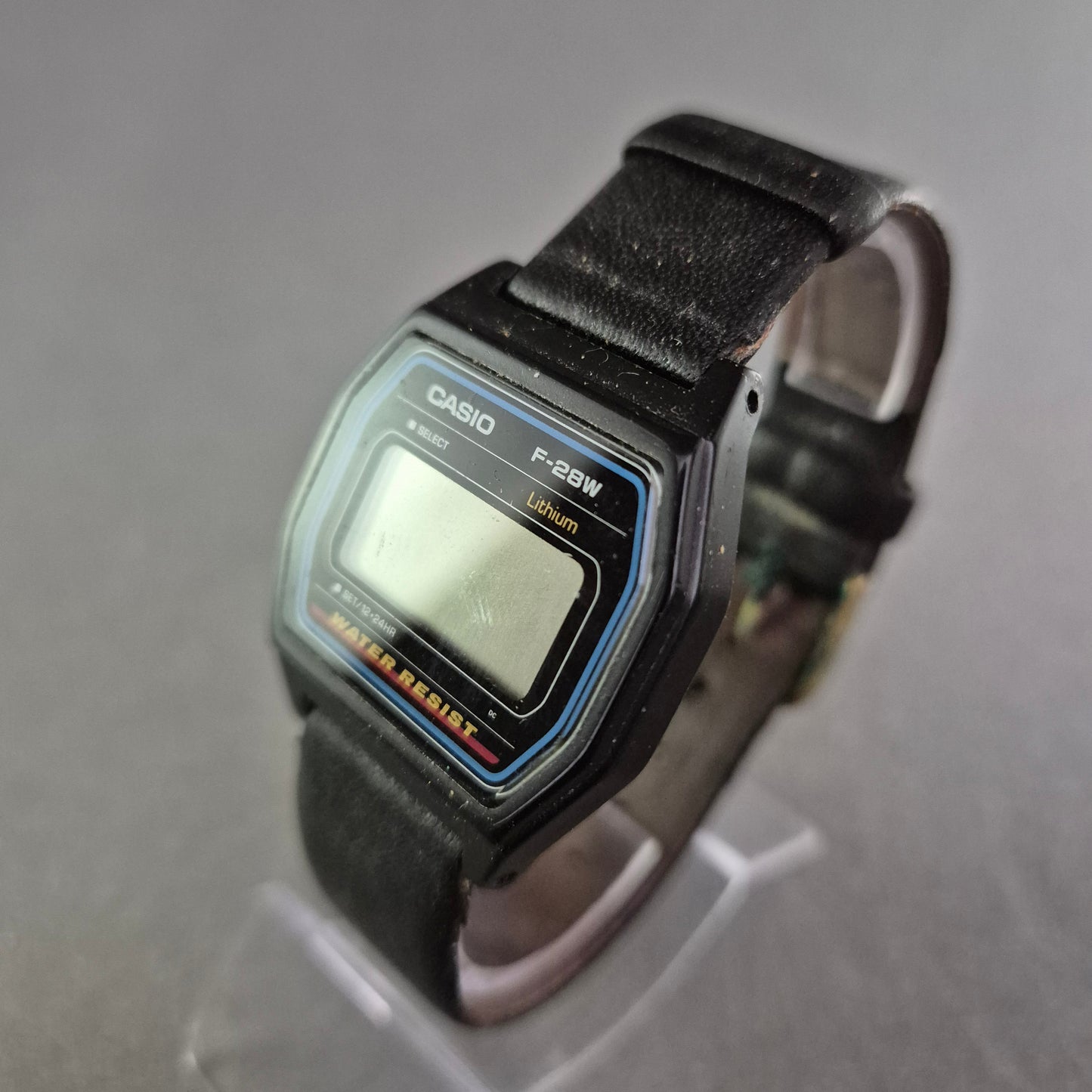 Casio F-28W Digitaluhr – Klassischer Retro-Charme für den Alltag