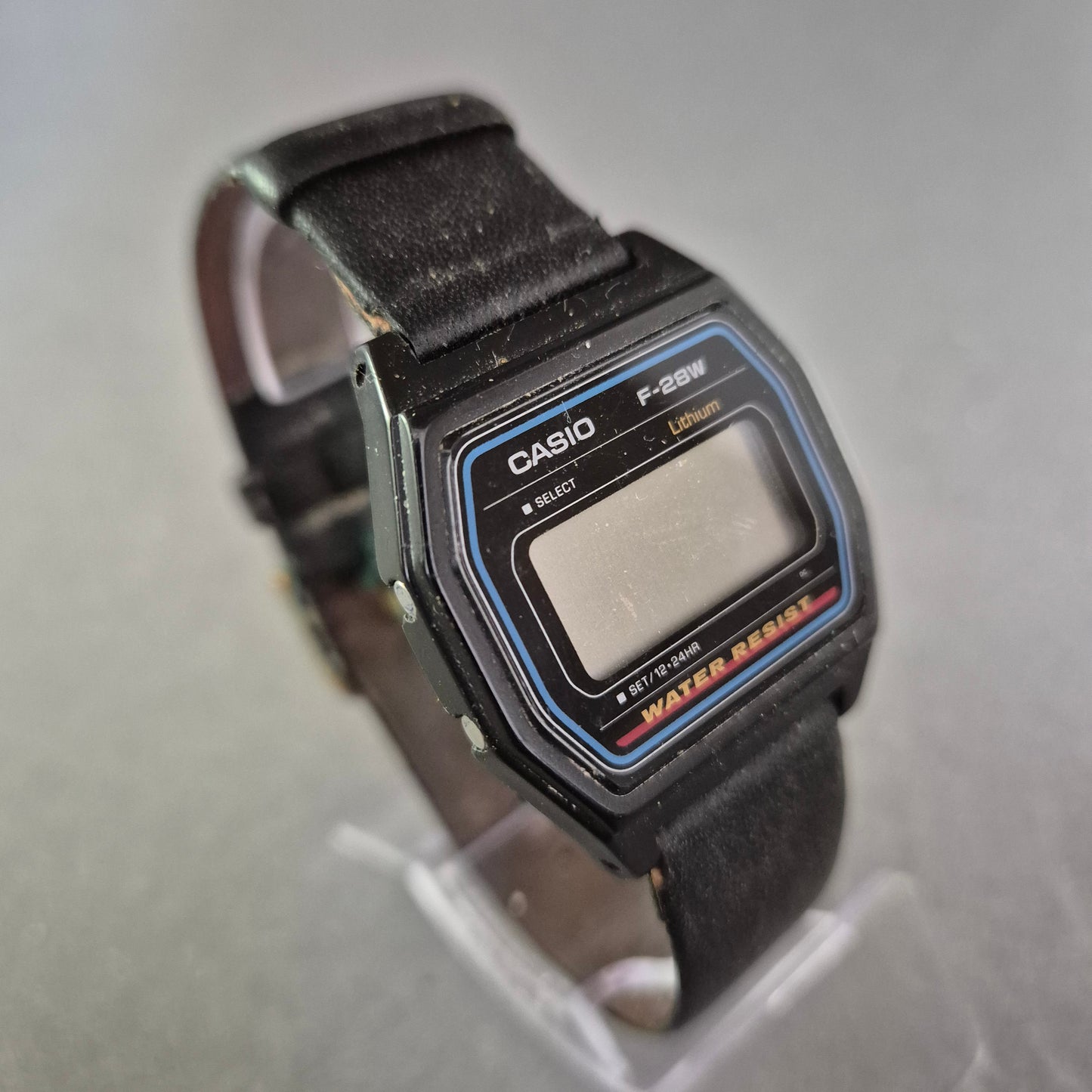Casio F-28W Digitaluhr – Klassischer Retro-Charme für den Alltag