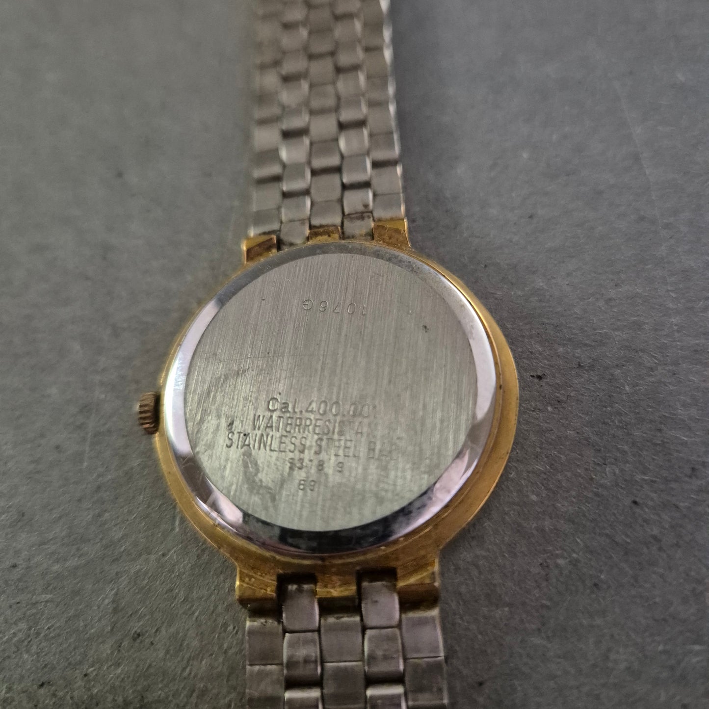 Prätina Damenarmbanduhr mit Strass – Elegante Vintage-Optik