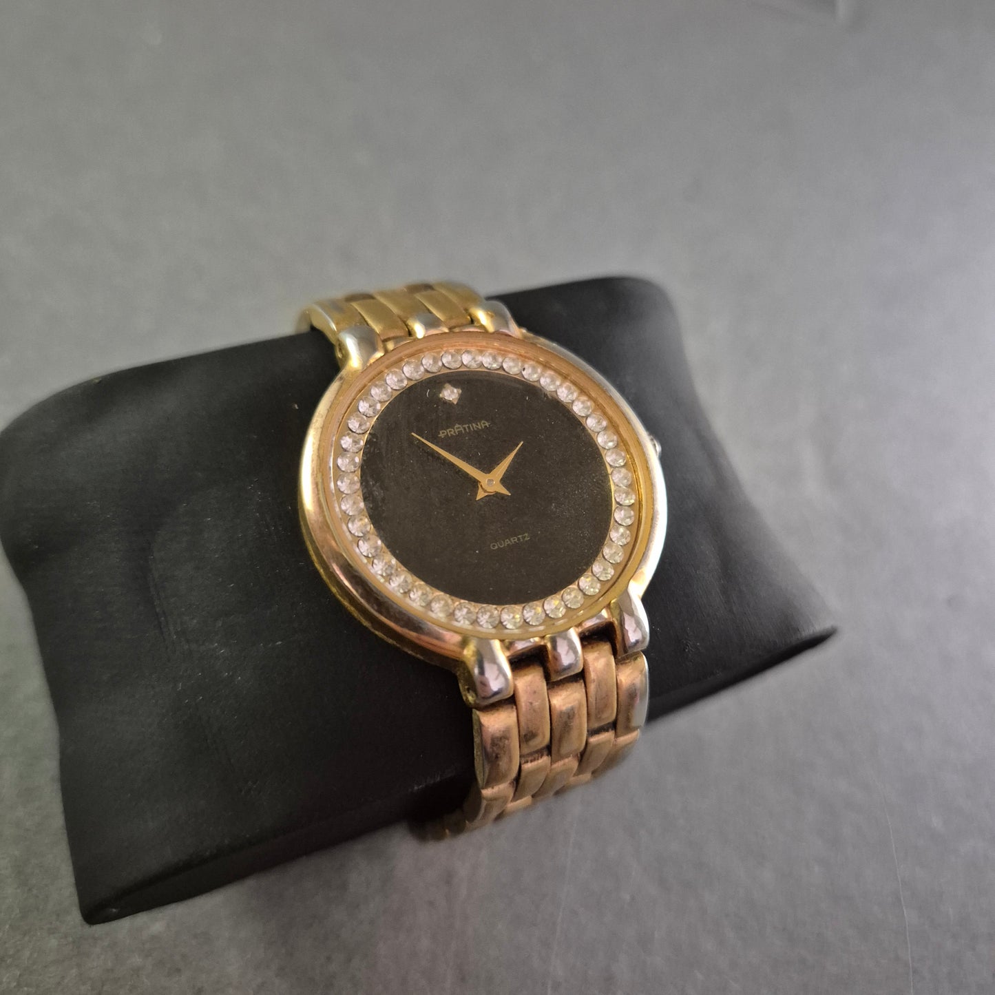 Prätina Damenarmbanduhr mit Strass – Elegante Vintage-Optik