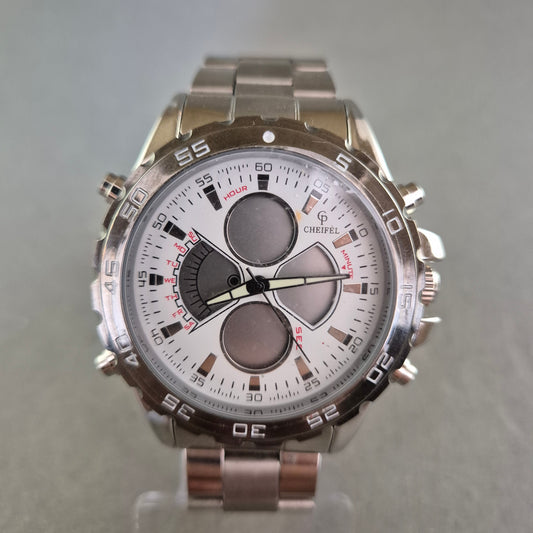 Cheifel Herrenchronograph – Sportlicher Look mit Edelstahlarmband