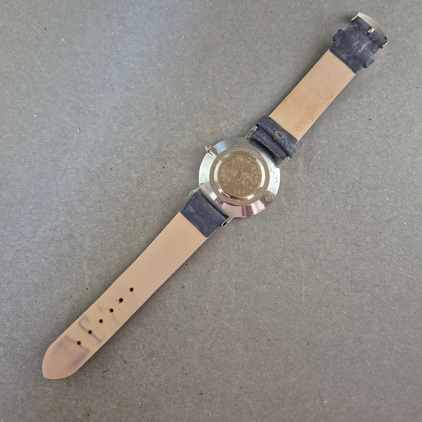 Minimalistische Unisex-Armbanduhr – Schwarzes Zifferblatt mit Römerziffern