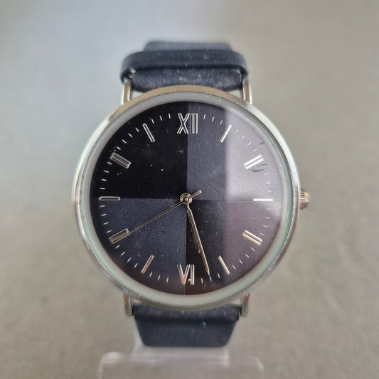 Minimalistische Unisex-Armbanduhr – Schwarzes Zifferblatt mit Römerziffern