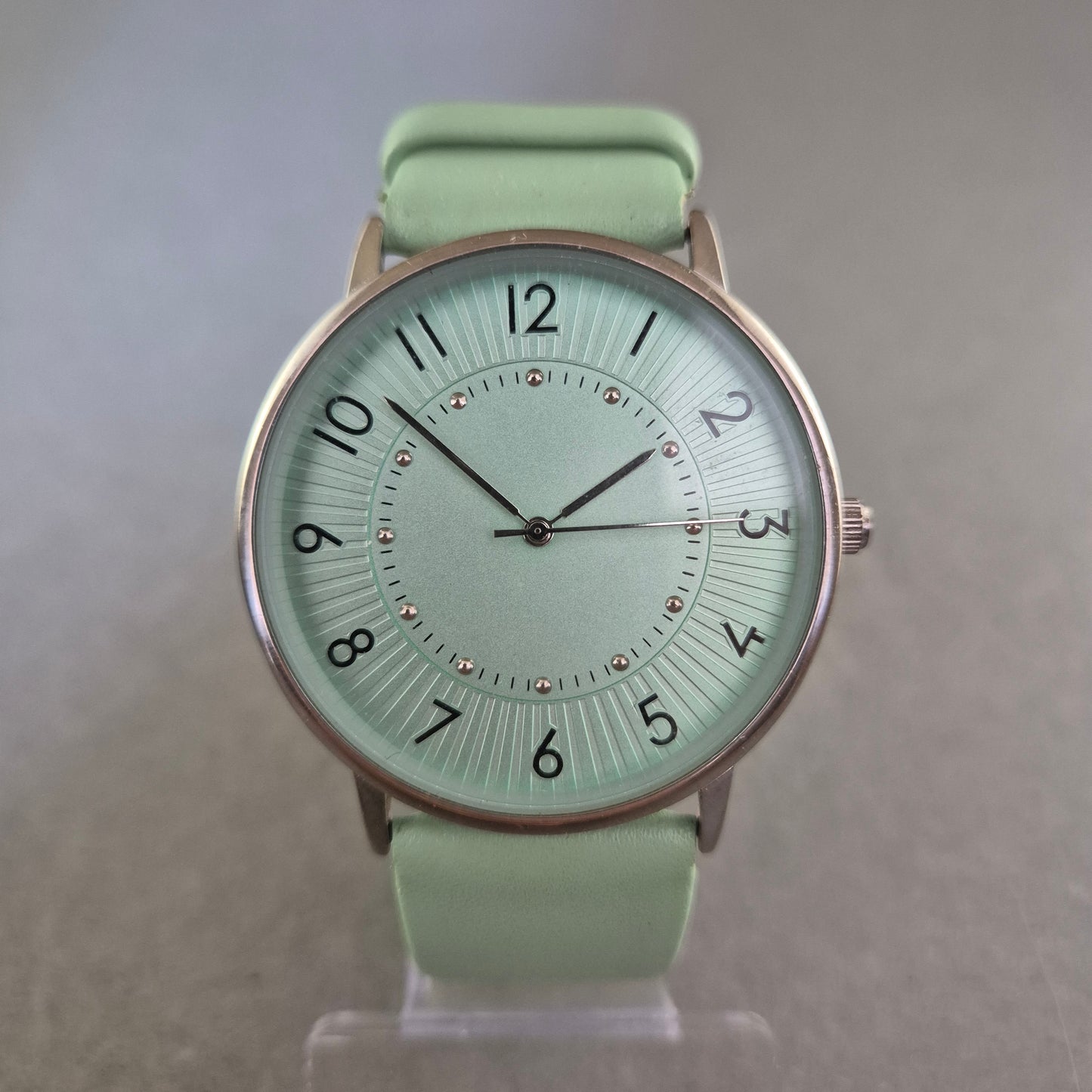 Vive Damenarmbanduhr – Mintgrünes Design mit stilvollem Zifferblatt