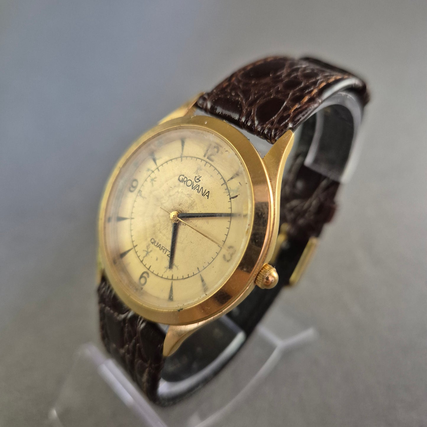 Grovana Herrenarmbanduhr – Klassisches Design mit Lederarmband