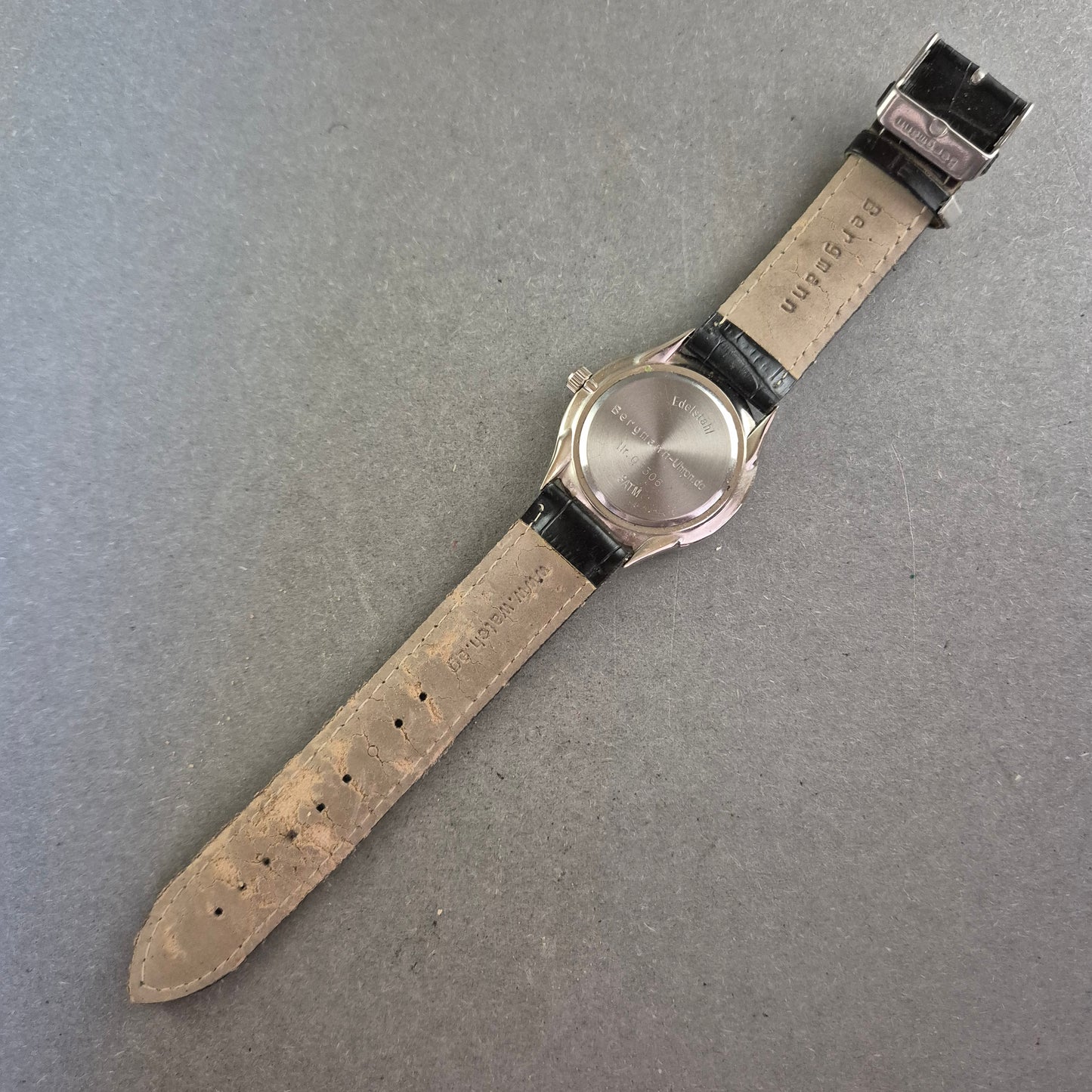 Bergmann Herrenarmbanduhr – Silbernes Zifferblatt mit Datumsanzeige