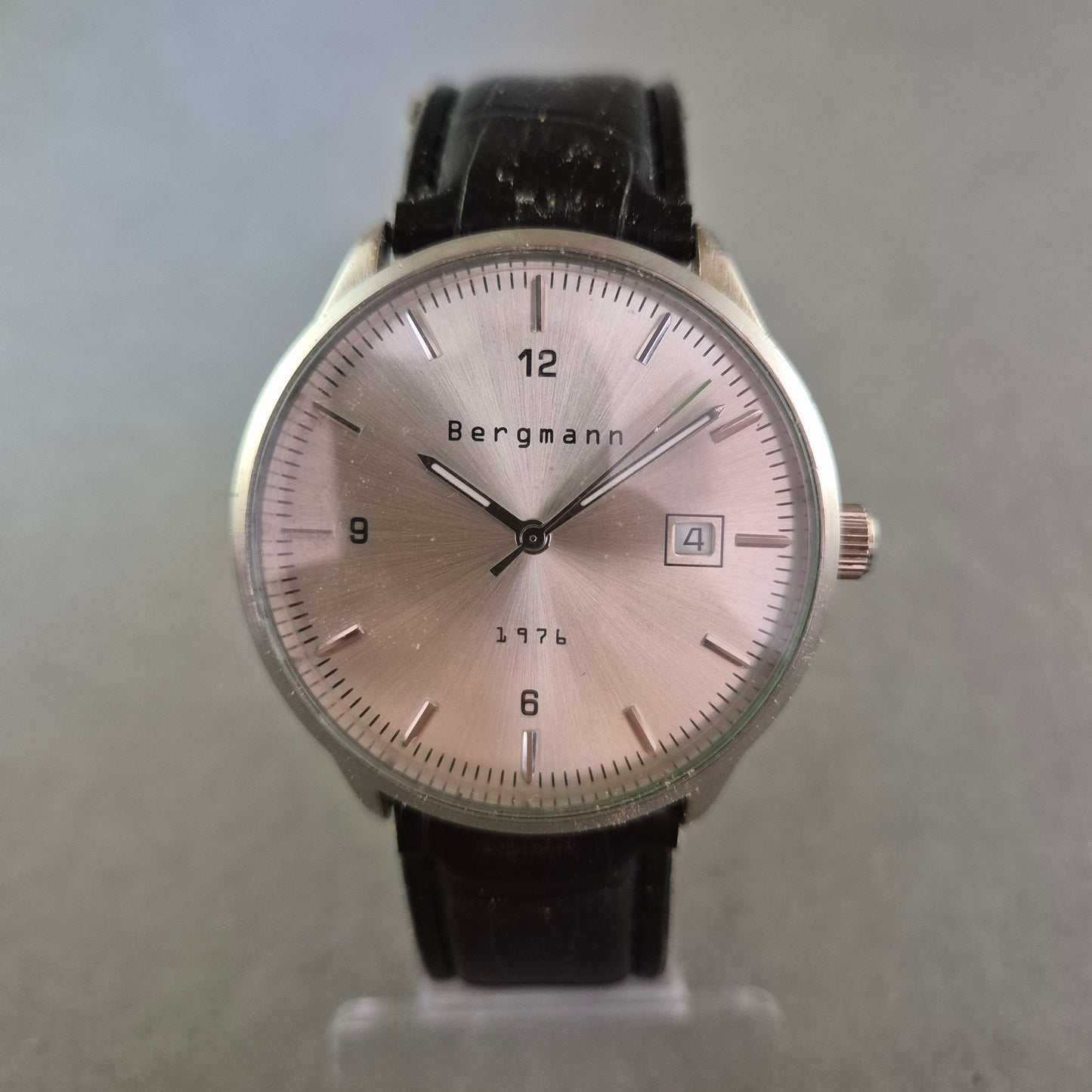 Bergmann Herrenarmbanduhr – Silbernes Zifferblatt mit Datumsanzeige