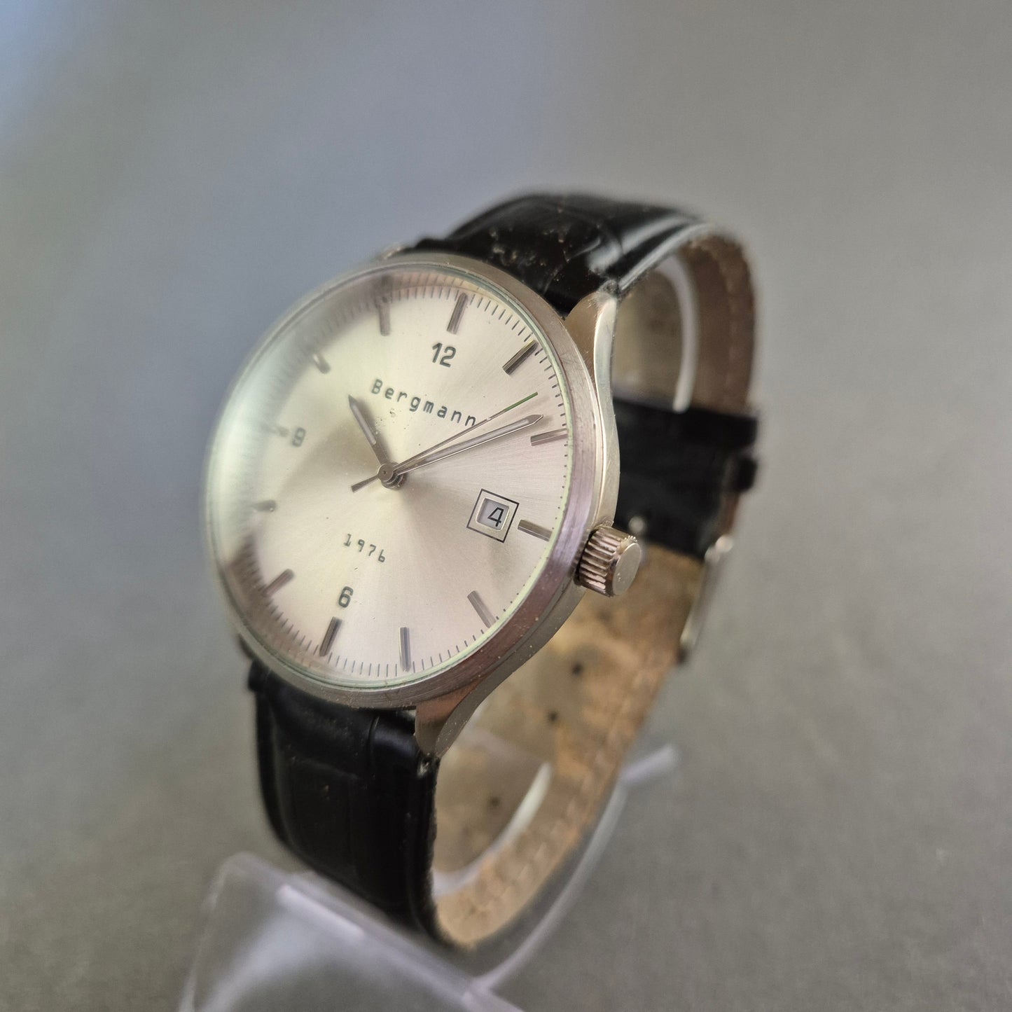 Bergmann Herrenarmbanduhr – Silbernes Zifferblatt mit Datumsanzeige