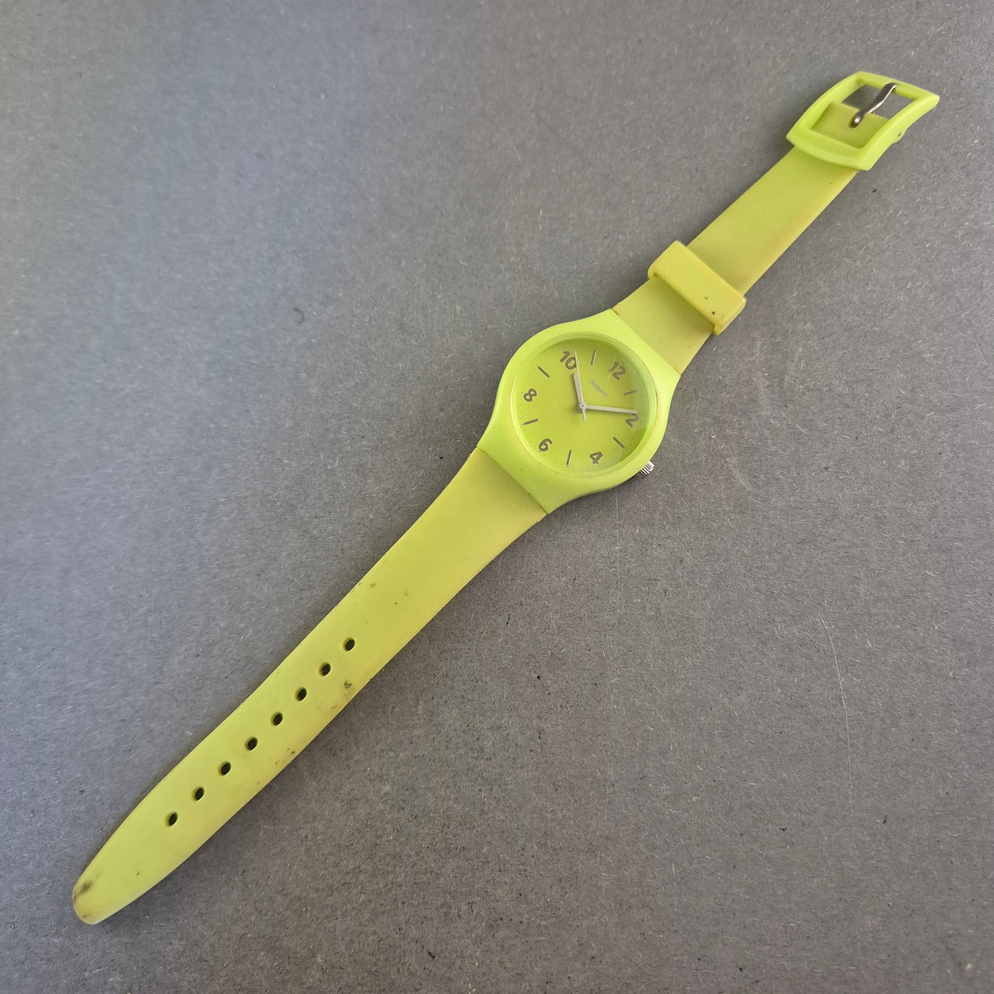 Aspect Quarzuhr – Trendiges Gelb mit sportlichem Silikonarmband