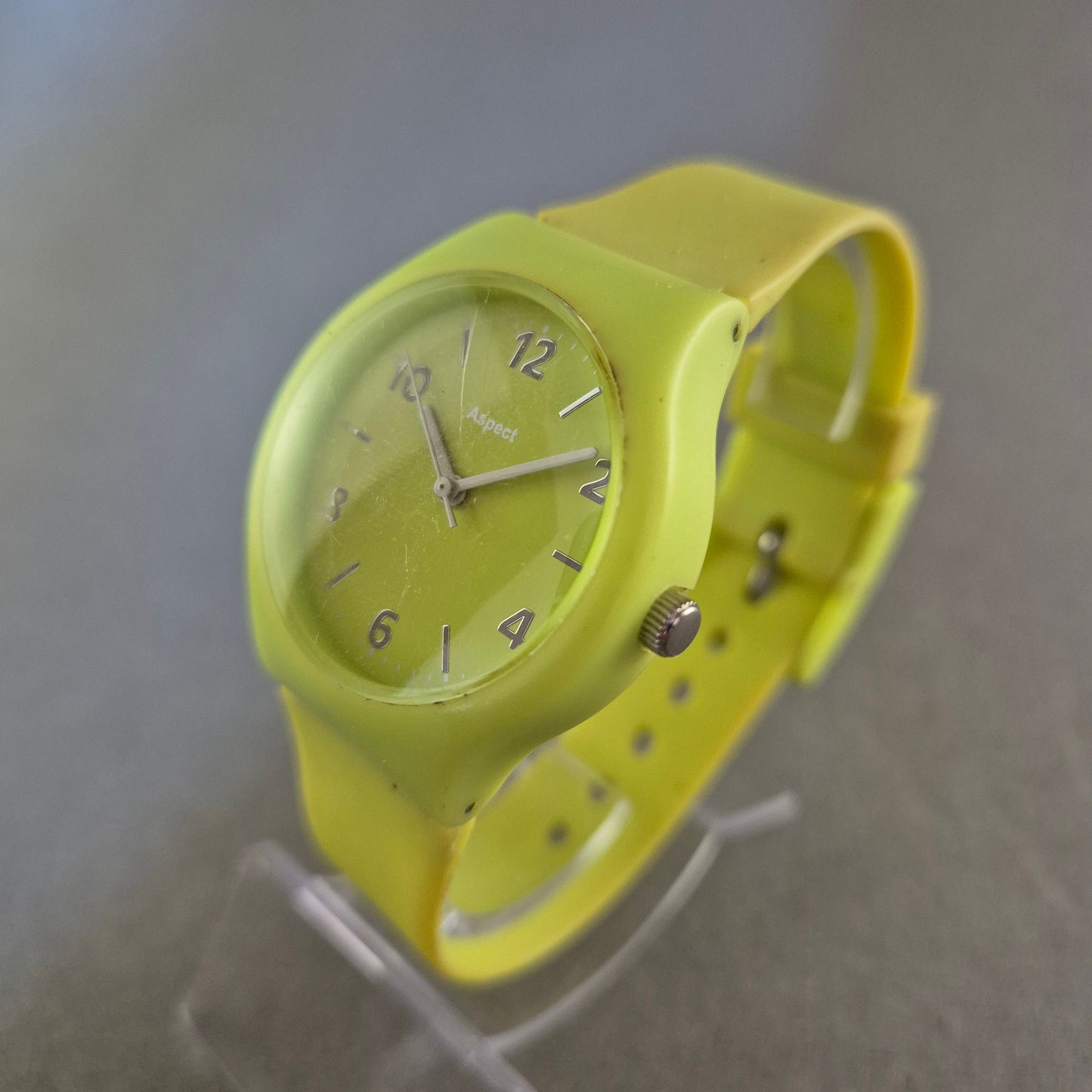 Aspect Quarzuhr – Trendiges Gelb mit sportlichem Silikonarmband