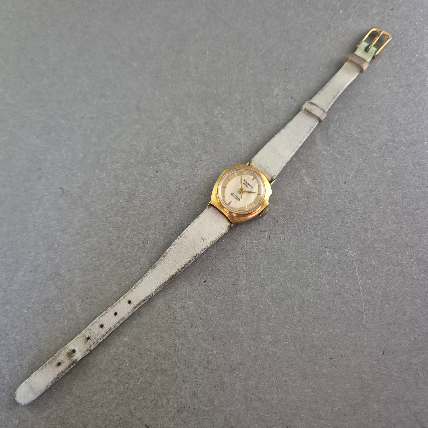 Dugena Festa Damenarmbanduhr – Mechanisch mit Vintage-Charme