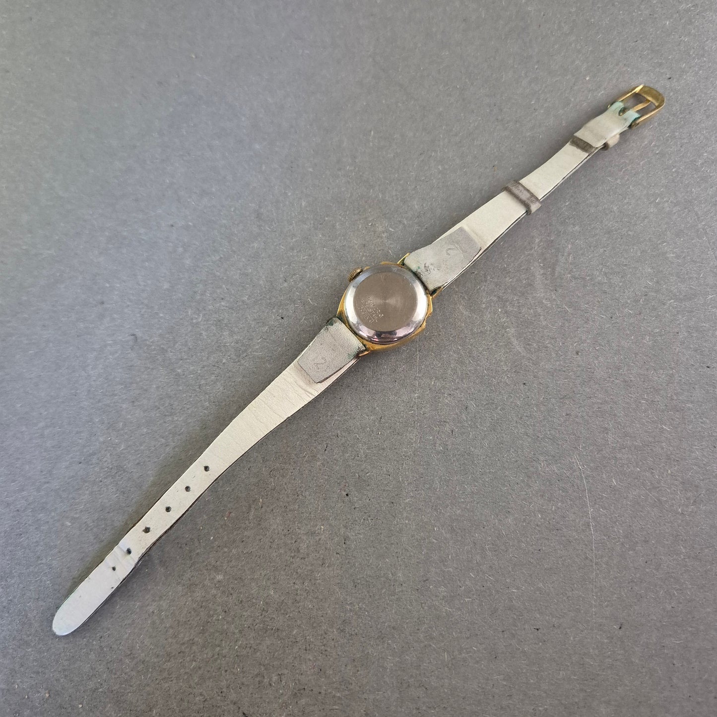 Dugena Festa Damenarmbanduhr – Mechanisch mit Vintage-Charme