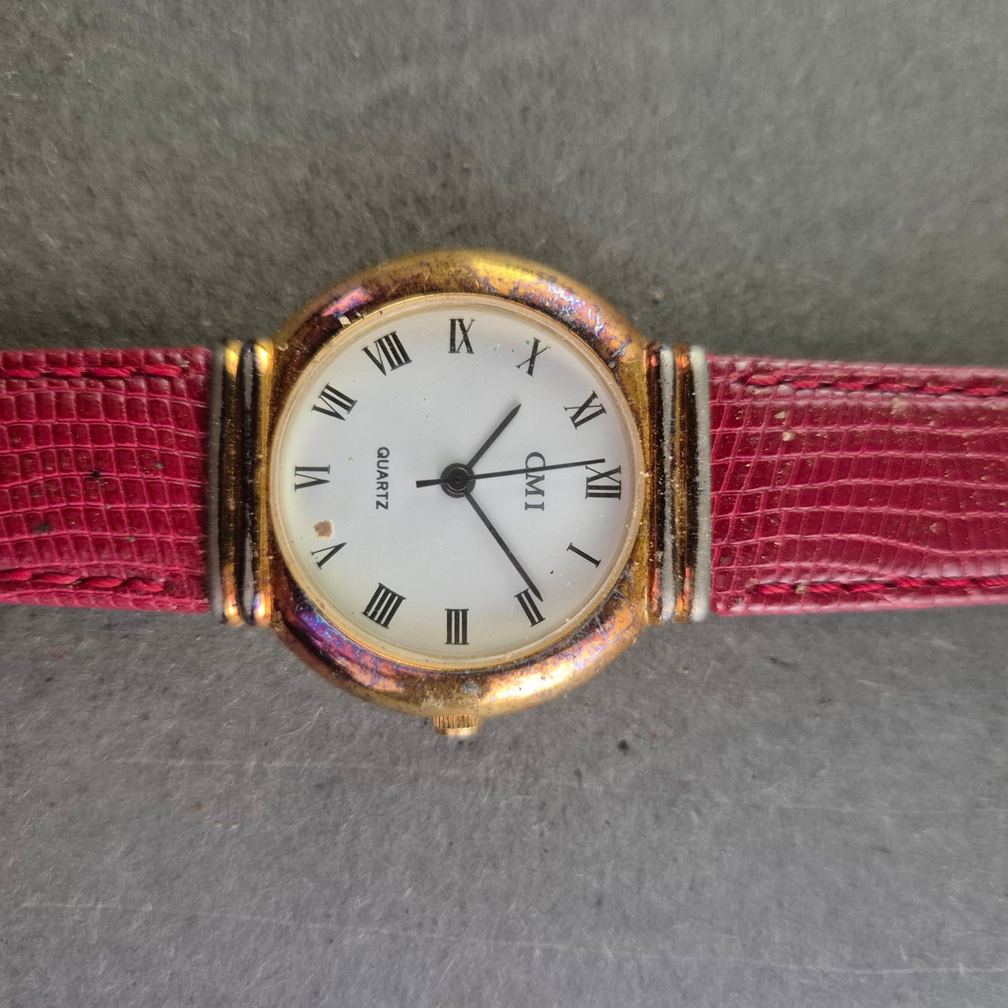 CMI Damenarmbanduhr – Klassisch vergoldet mit römischen Ziffern