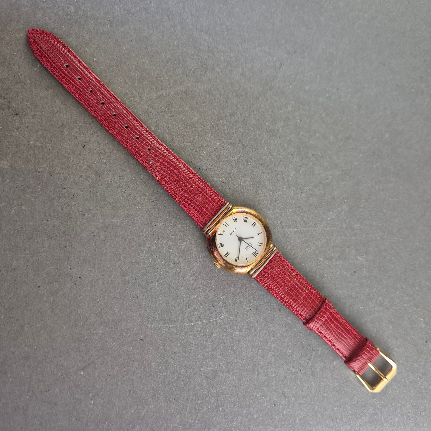 CMI Damenarmbanduhr – Klassisch vergoldet mit römischen Ziffern