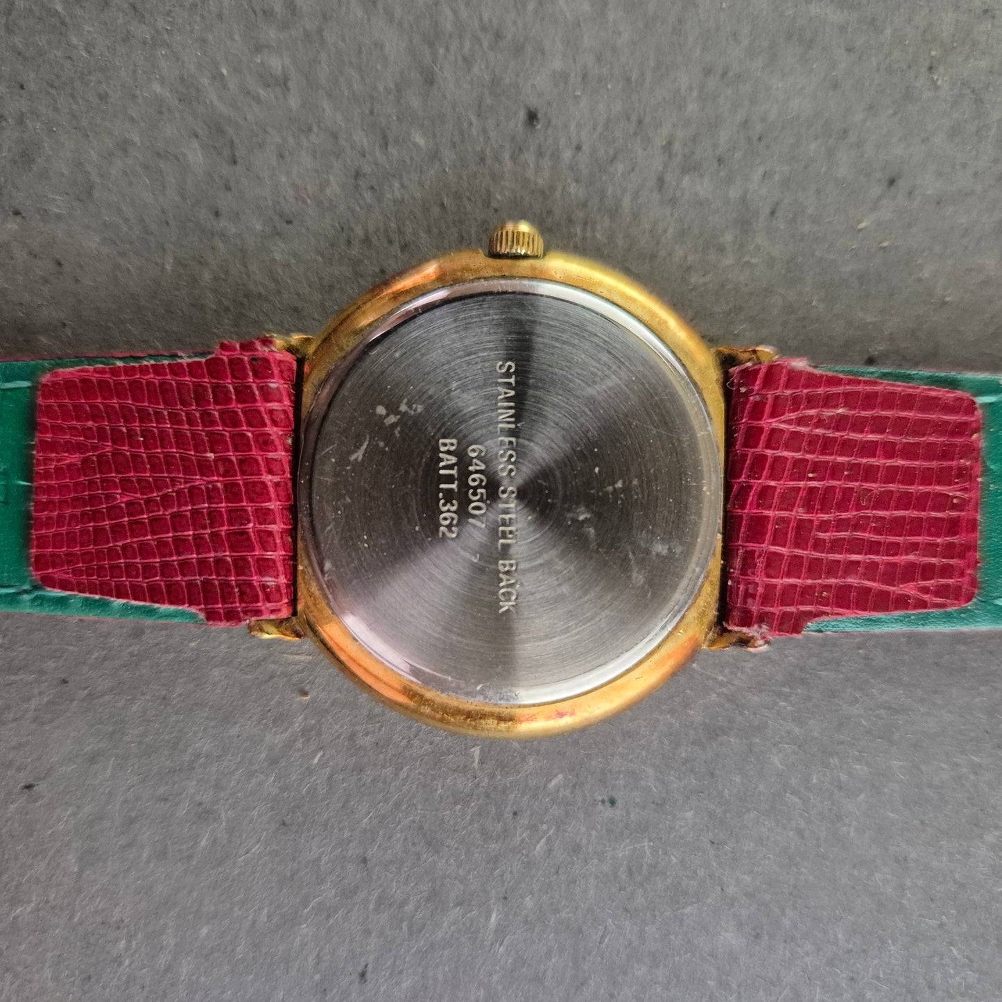 CMI Damenarmbanduhr – Klassisch vergoldet mit römischen Ziffern