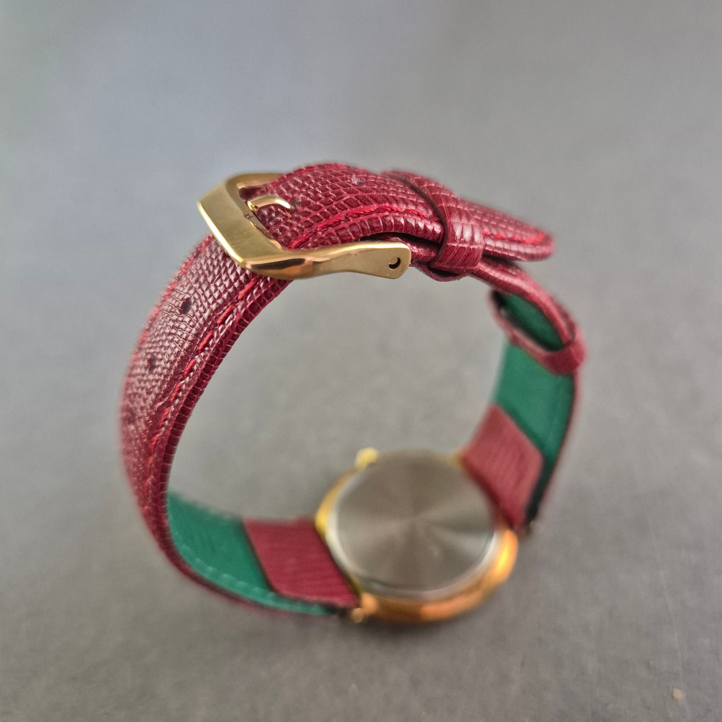 CMI Damenarmbanduhr – Klassisch vergoldet mit römischen Ziffern