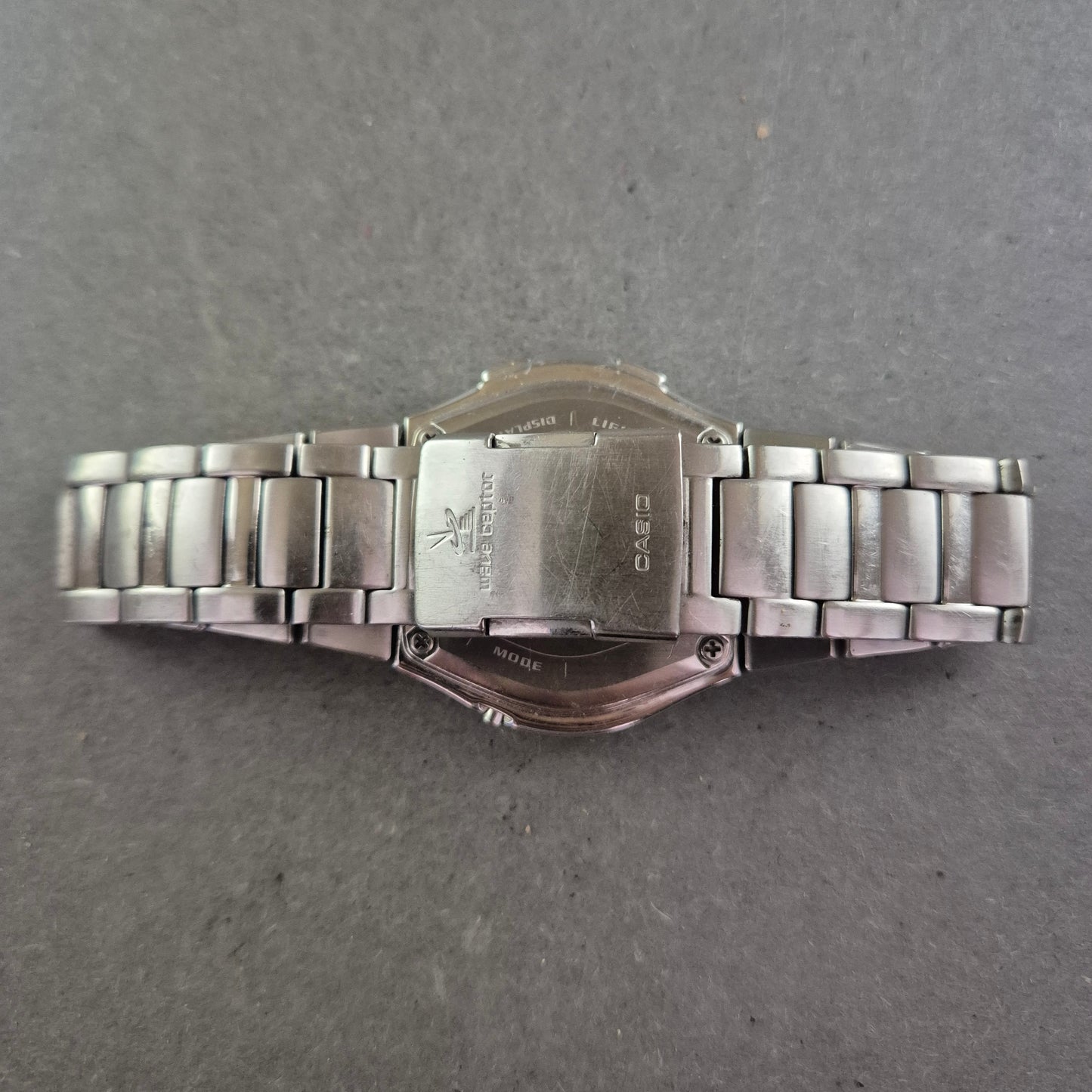 Casio Wave Ceptor Herrenarmbanduhr – Funkgesteuert mit Edelstahlband