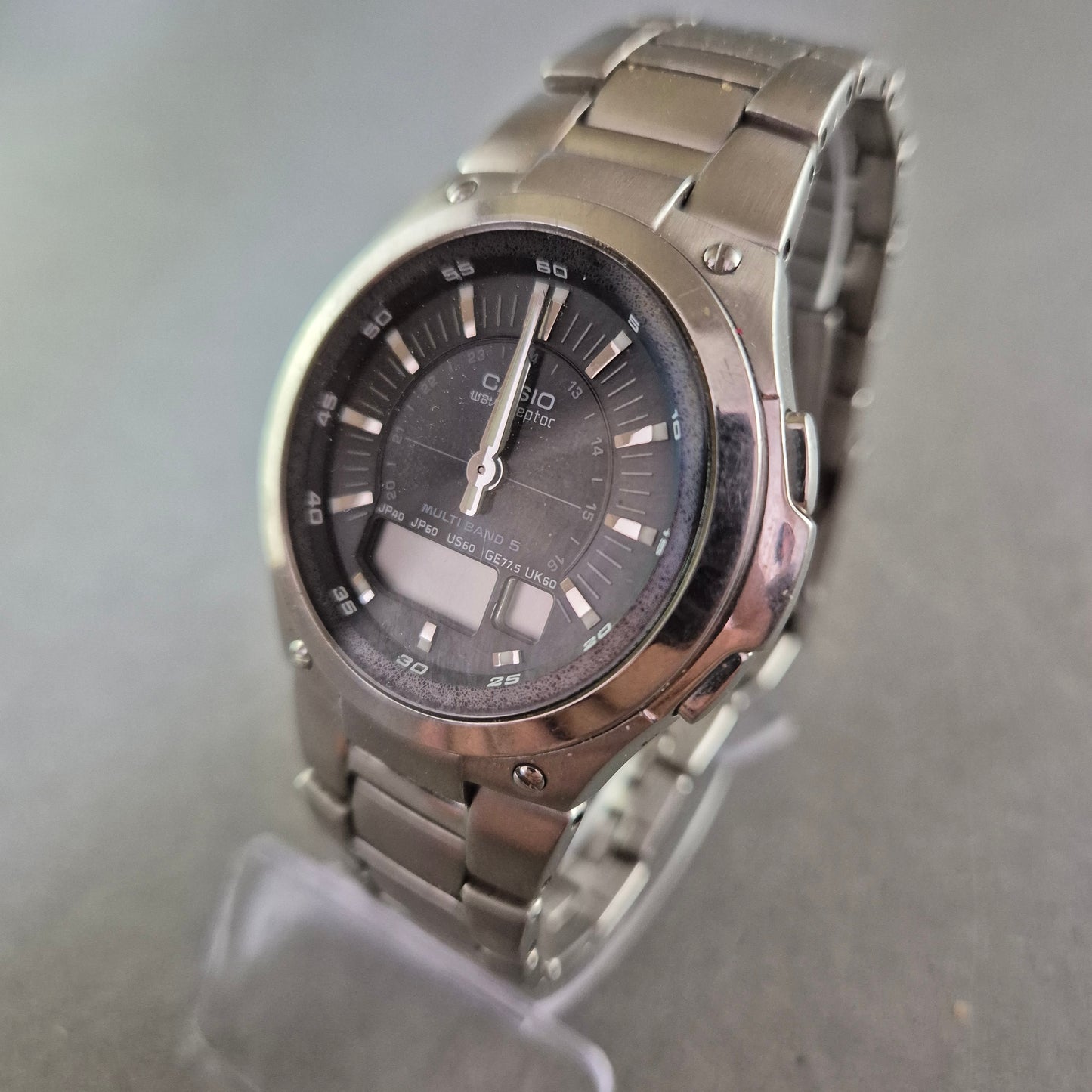 Casio Wave Ceptor Herrenarmbanduhr – Funkgesteuert mit Edelstahlband
