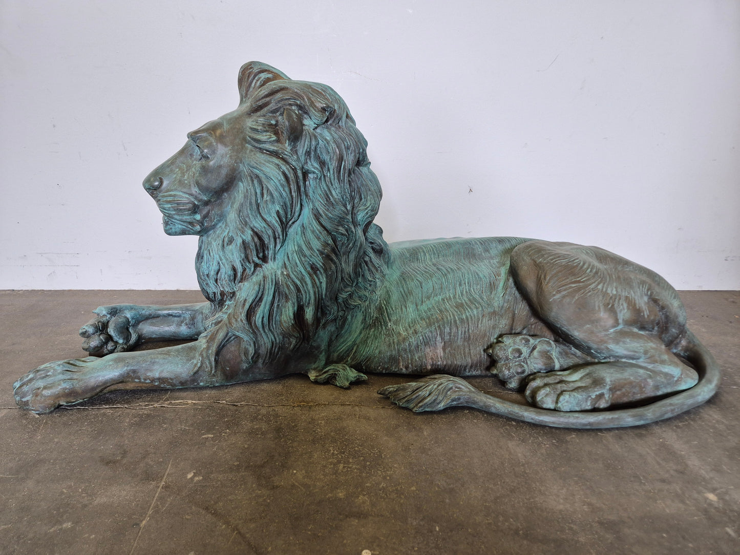 Lebensgroße Bronze Skulptur Liegender Löwe Massiv Schwer ca. 150kg