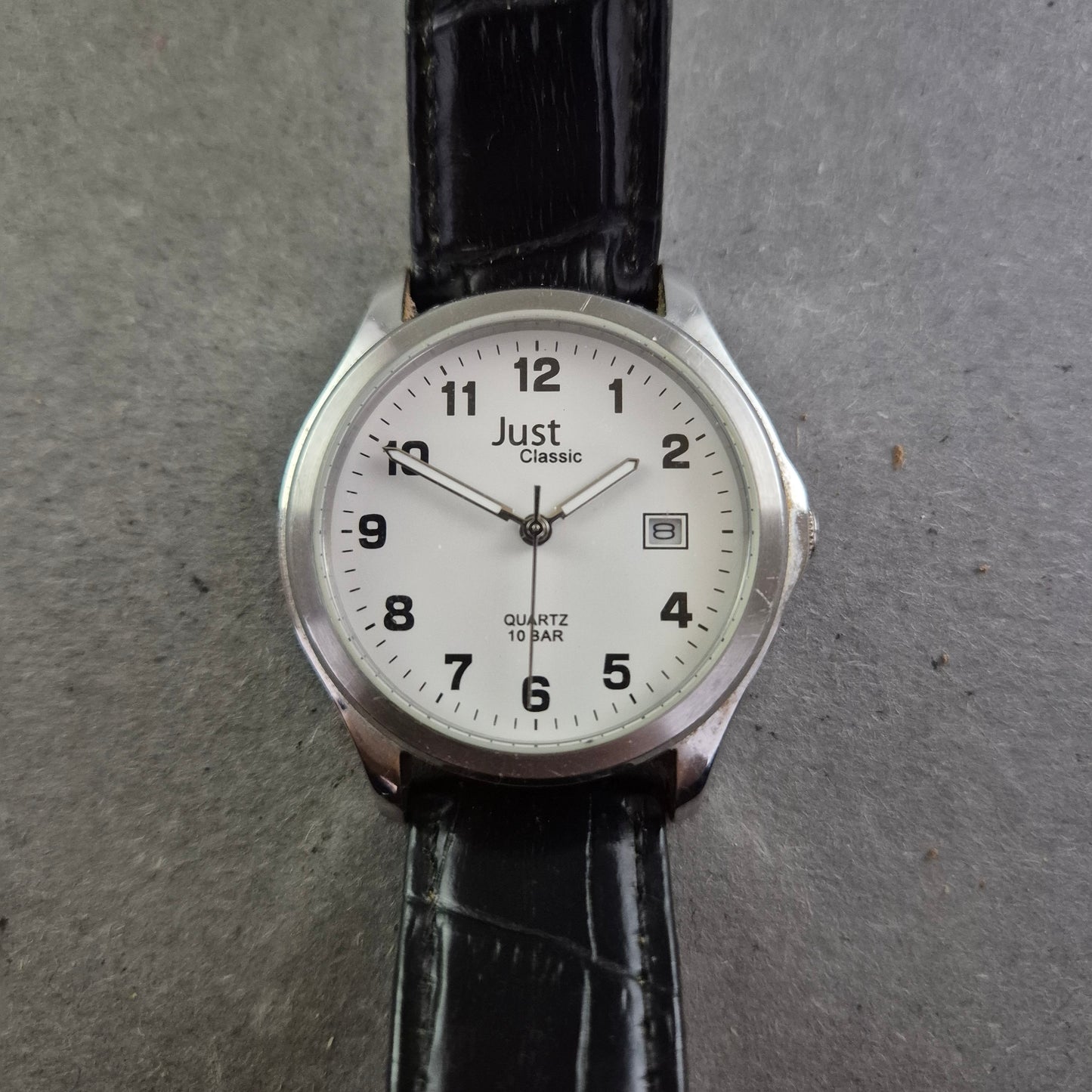 Just Classic Herren Uhr – Klare Linien und 10 BAR Wasserdichte