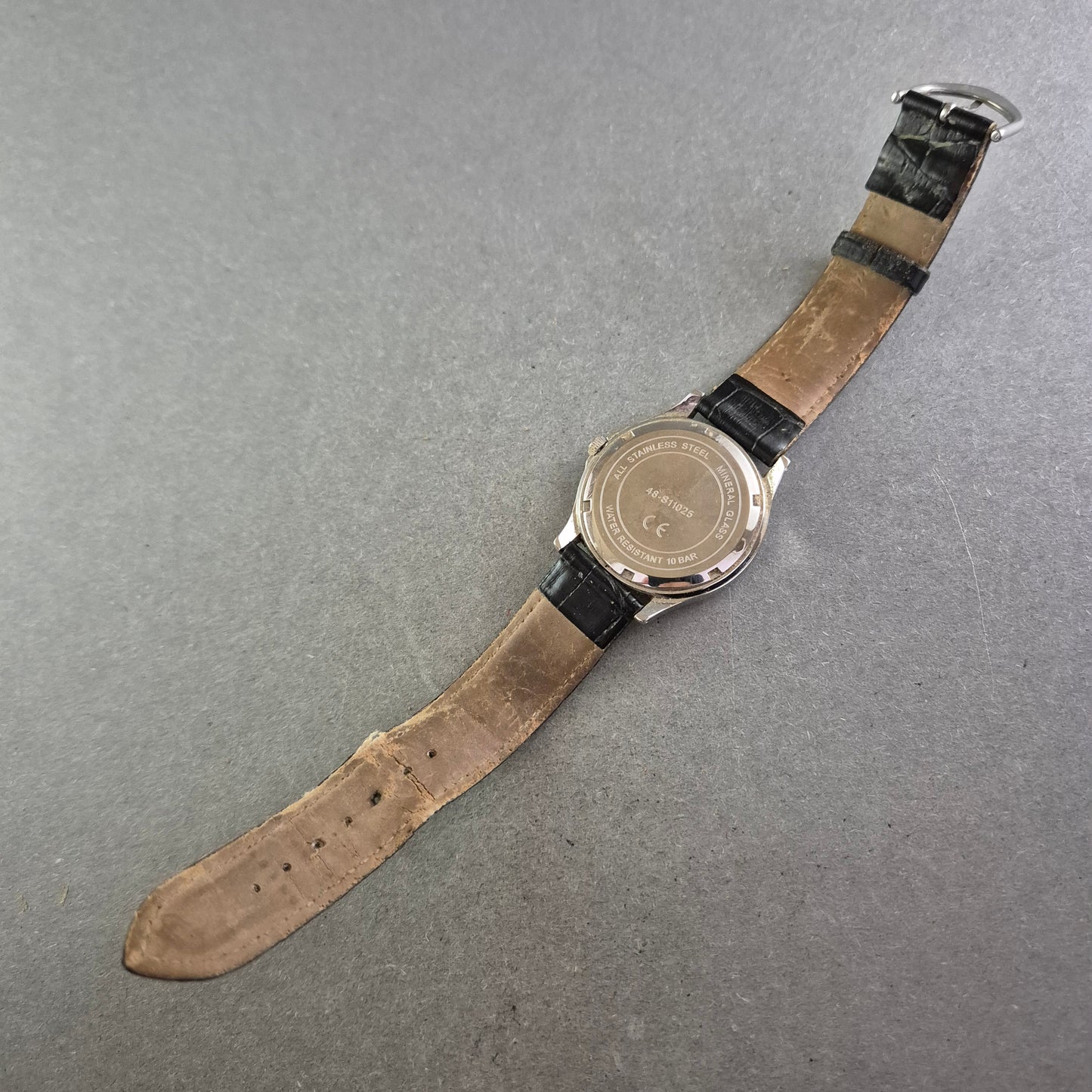 Just Classic Herren Uhr – Klare Linien und 10 BAR Wasserdichte