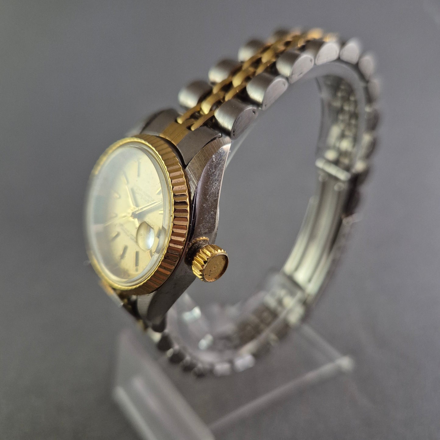 Datejust Damen Uhr – Zweifarbige Optik mit Datumsanzeige