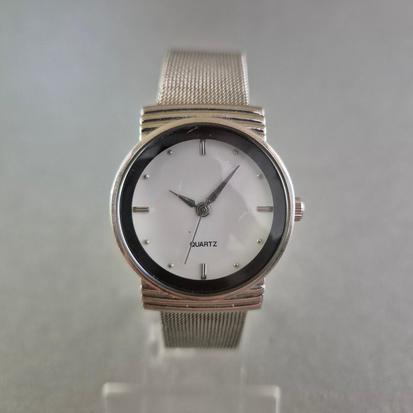 Minimalistische Damen Uhr – Edelstahl Meshband & weißes Zifferblatt