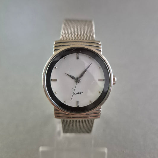 Minimalistische Damen Uhr – Edelstahl Meshband & weißes Zifferblatt