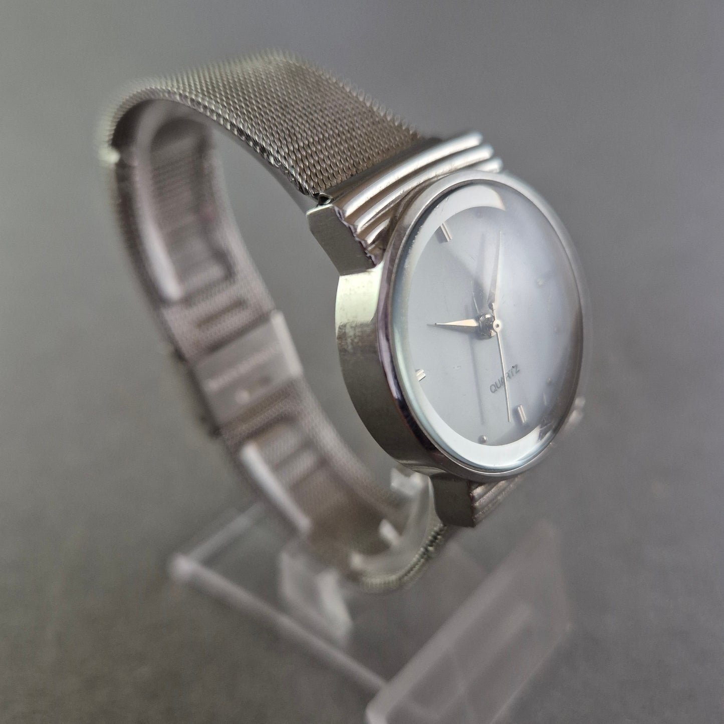 Minimalistische Damen Uhr – Edelstahl Meshband & weißes Zifferblatt