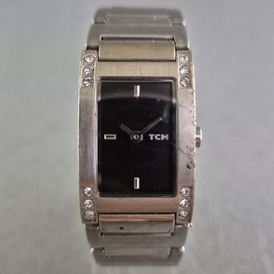 Stilvolle TCM Damenarmbanduhr – Elegant mit Kristallakzenten