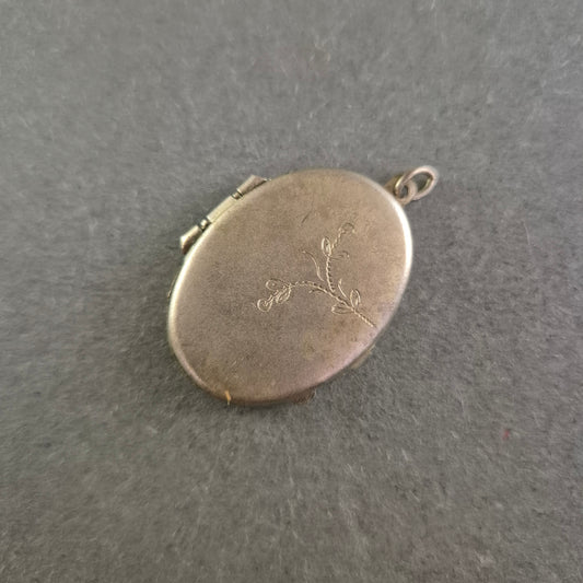 Elegantes Vintage-Medaillon mit Zweiggravur – Ovaler Klappanhänger