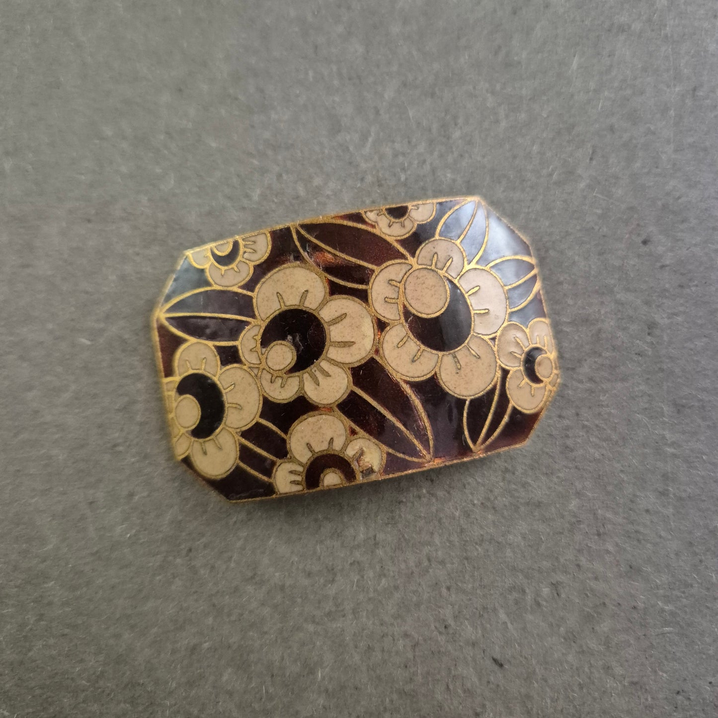 Floraler Vintage-Schuhclip aus Emaille – Dekorativ und stilvoll