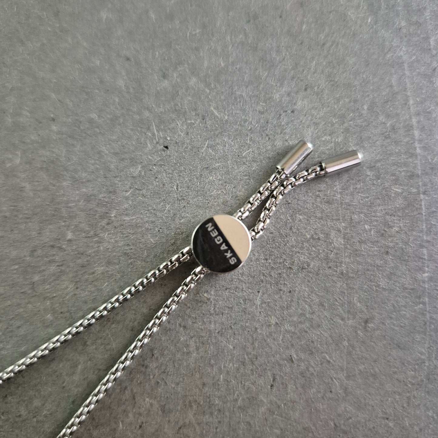 Elegantes Skagen Damenarmband – Filigranes Design mit Infinity-Verschluss