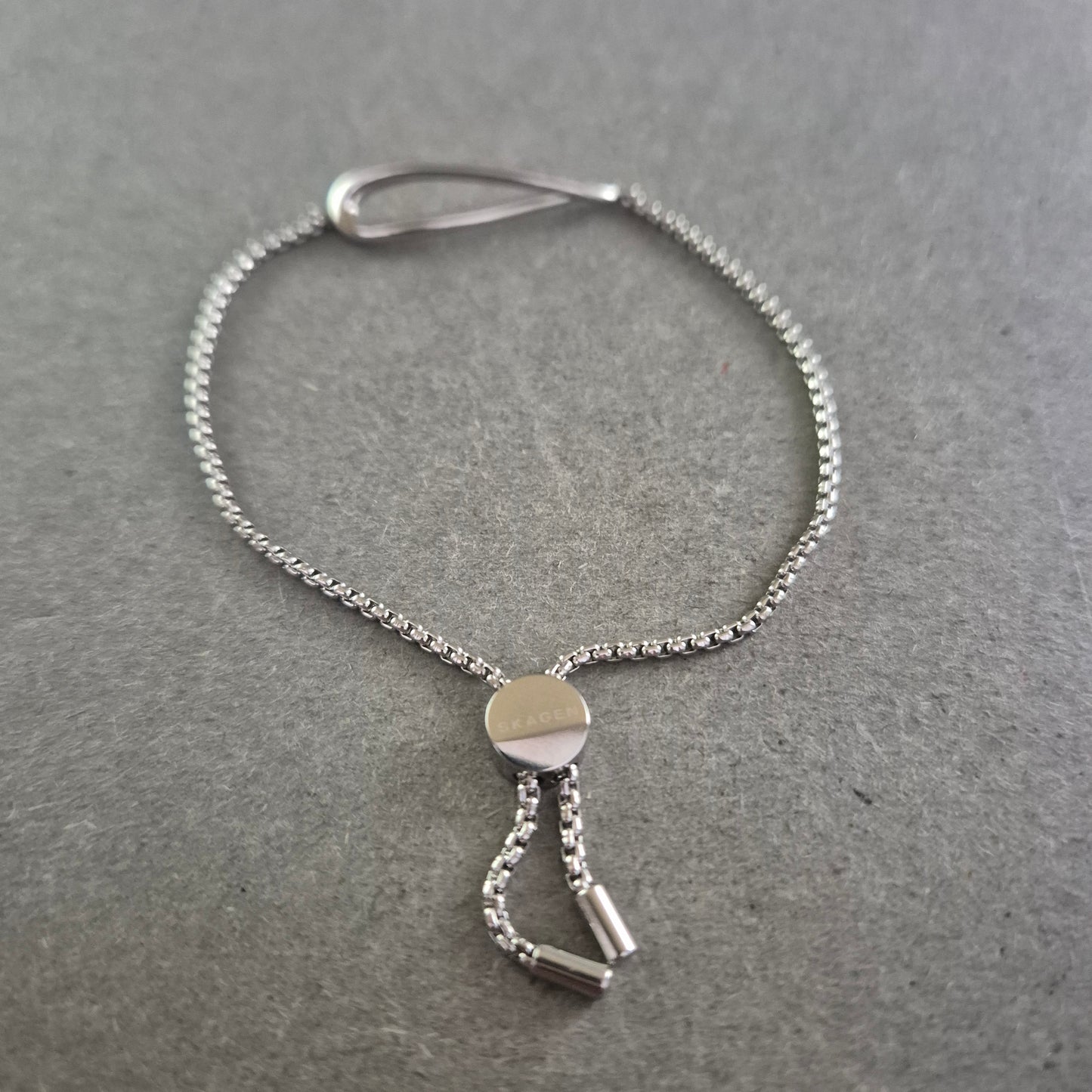 Elegantes Skagen Damenarmband – Filigranes Design mit Infinity-Verschluss