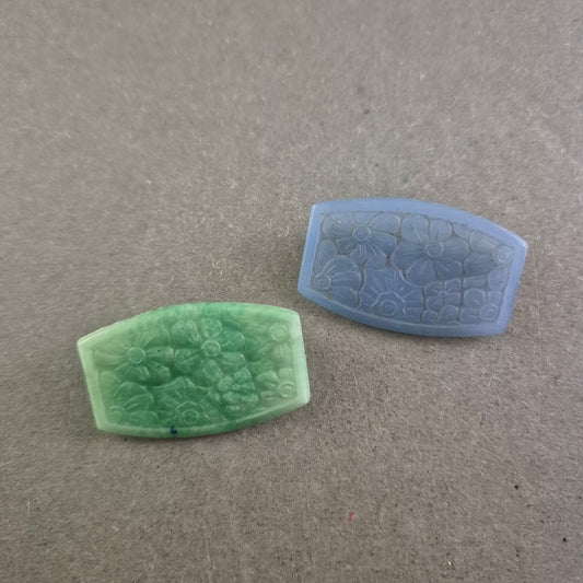 2 Vintage Broschen aus Bakelit – Florales Design in Pastellfarben