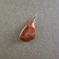 Anhänger mit poliertem Jaspis – Naturstein in Tropfenform