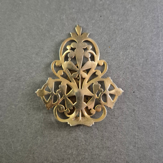 Filigraner Vintage-Ornamentanhänger – Goldfarbene Verzierung