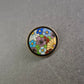 Runde Emaille-Brosche mit buntem Blumenmuster – Cloisonné-Stil
